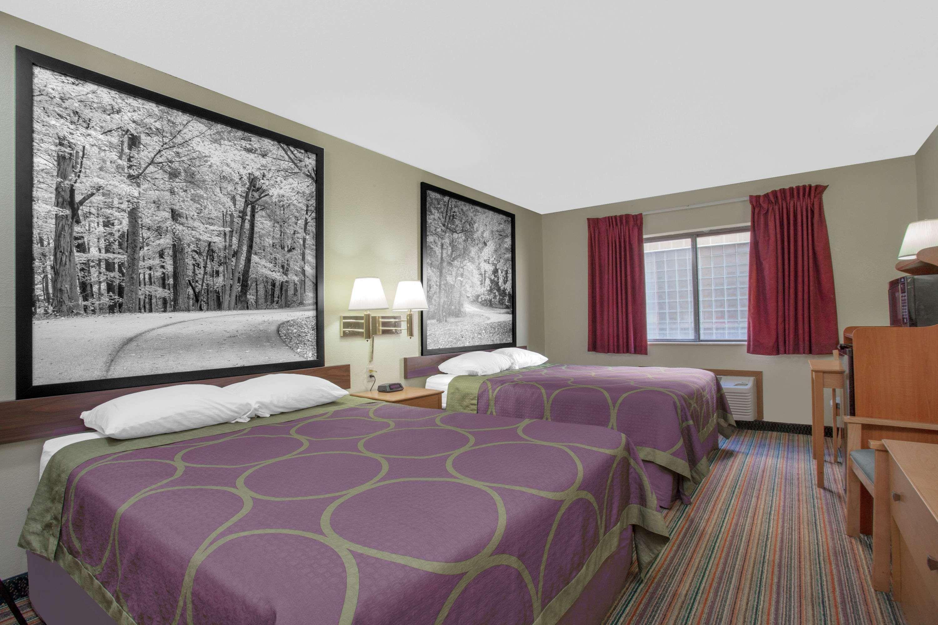 Super 8 By Wyndham Evansville East Exterior photo