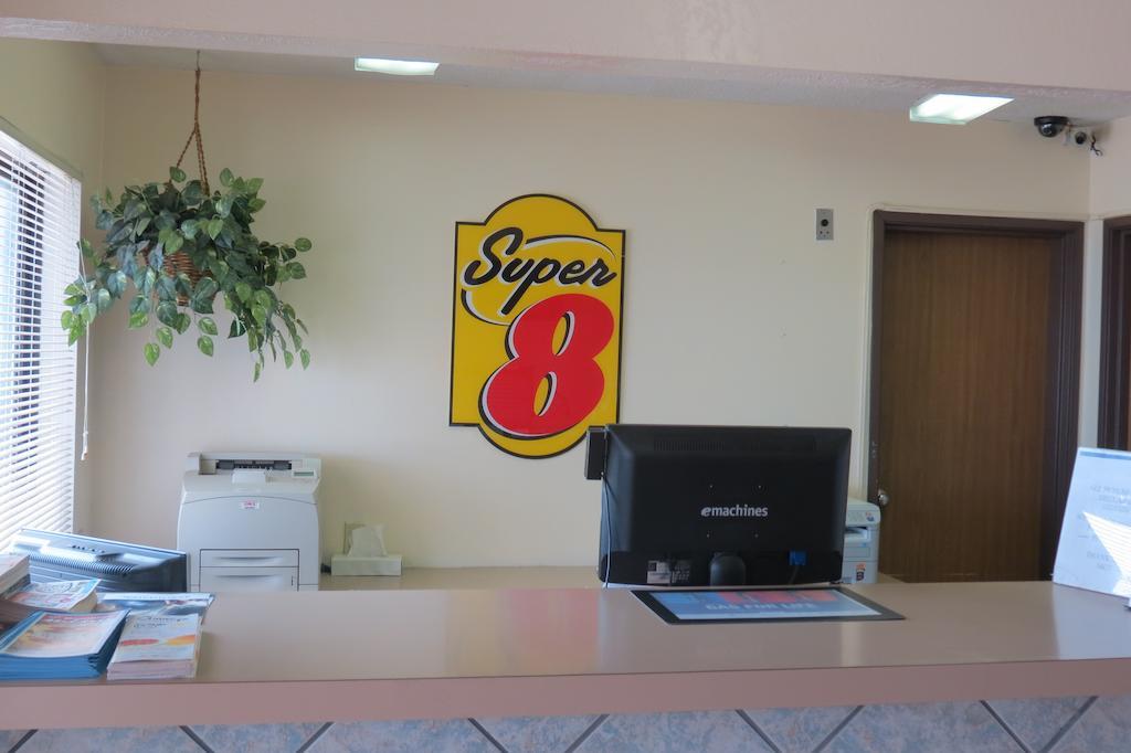 Super 8 By Wyndham Evansville East Exterior photo